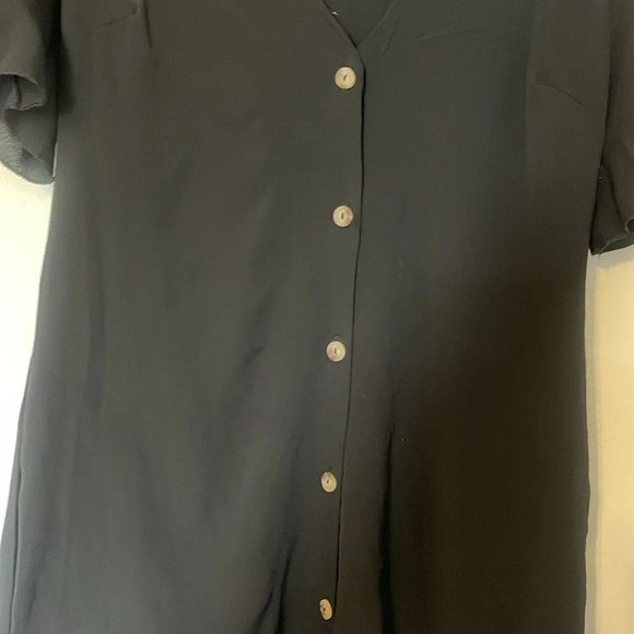 PrettyLittleThing Black button down dress bell sleeves - Picture 4 of 6